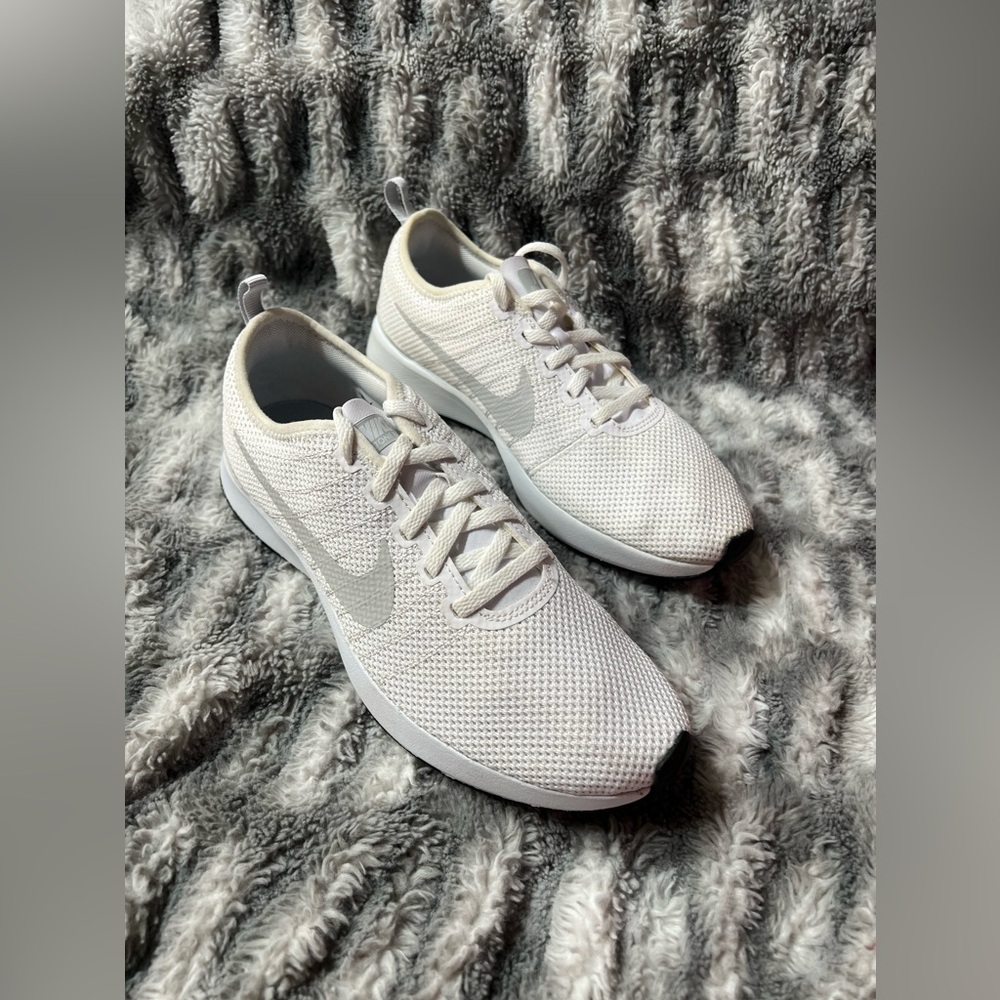 296: Womens Nike Dualtone Racer (Size 9) white